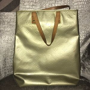 ❌SOLD OUT ❌Authentic Louis Vuitton Reade